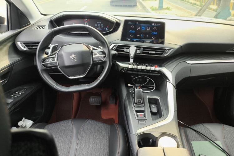 Used Peugeot 4008 2017 350THP Elite Edition Center Console