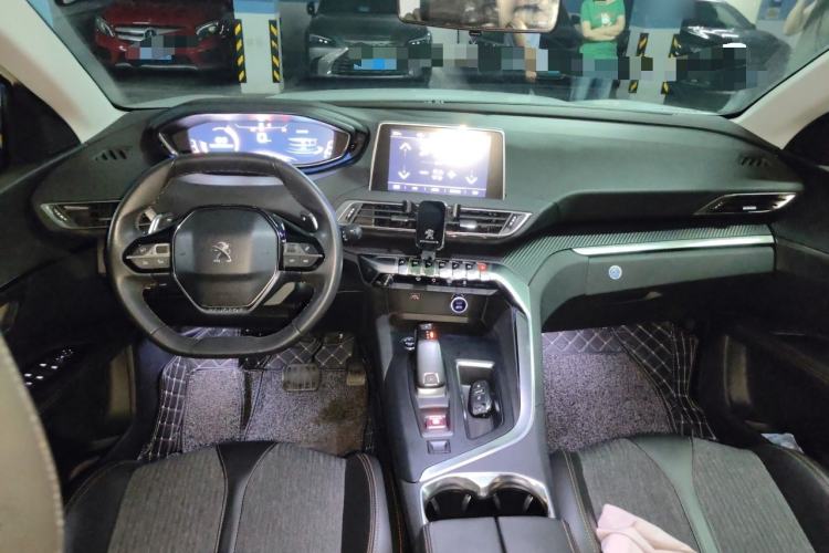 Used Peugeot 4008 2017 350THP Elite Edition Center Console