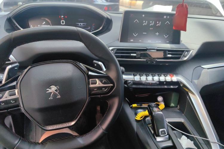 Used Peugeot 4008 2017 350THP Elite Edition Center Console