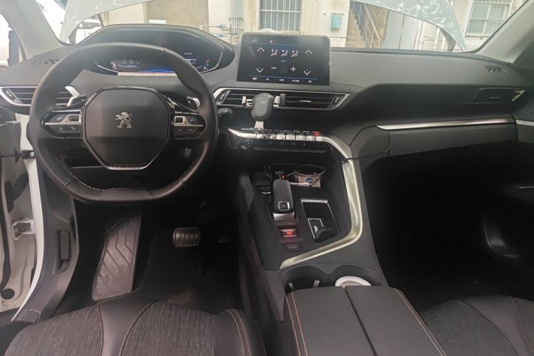 Used Peugeot 4008 2017 350THP Elite Edition Center Console