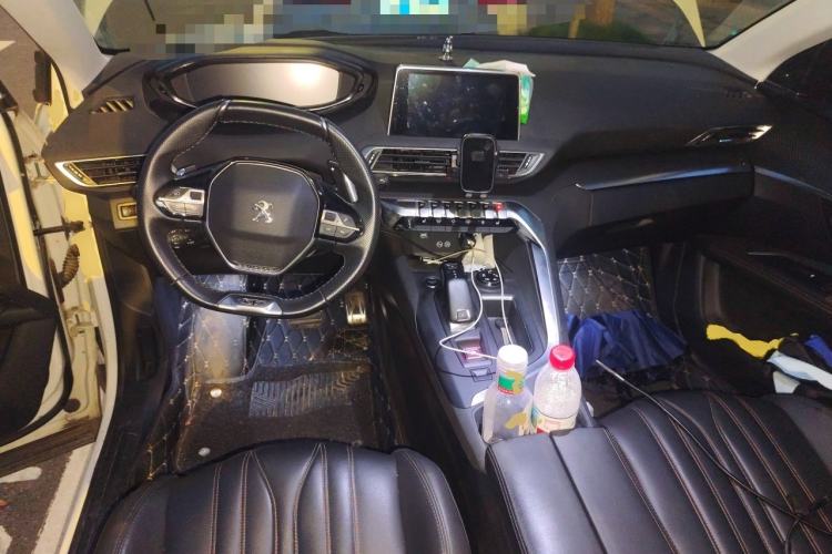 Used Peugeot 4008 2017 350THP Luxury Edition Center Console