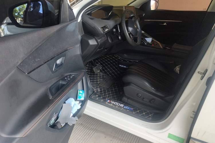 Used Peugeot 4008 2017 350THP Elite Edition Driver Seat