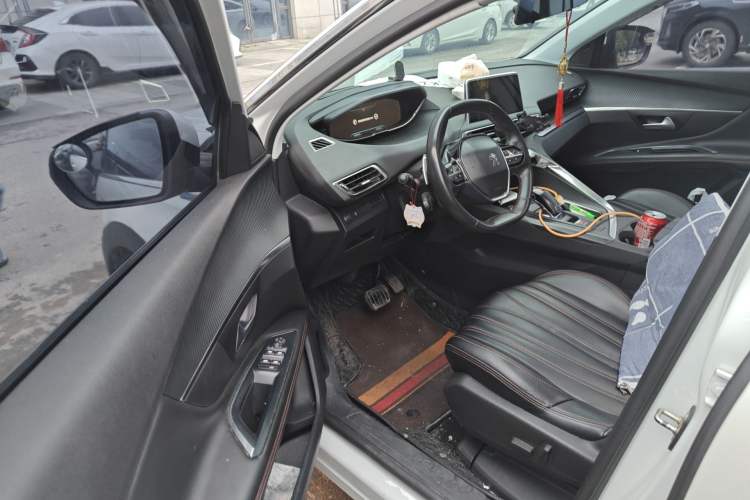 Used Peugeot 4008 2017 350THP Elite Edition Driver Seat