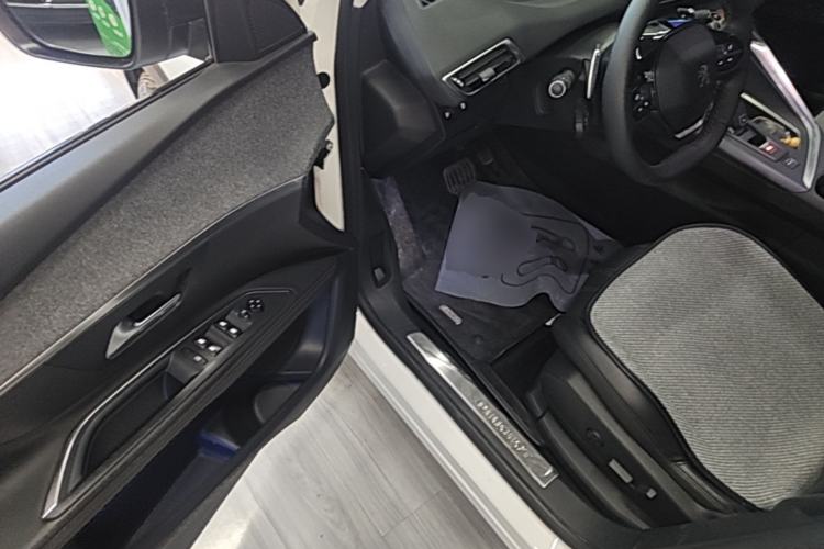 Used Peugeot 4008 2017 350THP Luxury Edition Driver Seat