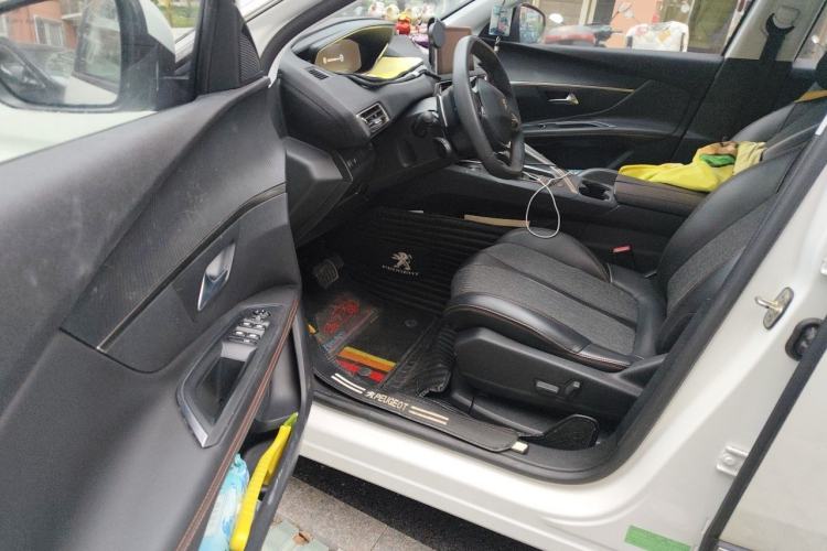 Used Peugeot 4008 2017 350THP Elite Edition Driver Seat
