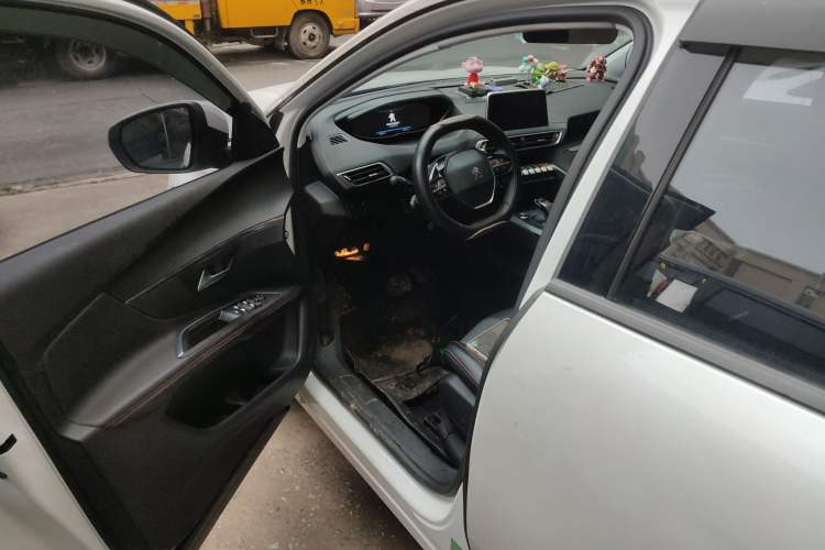 Used Peugeot 4008 2017 350THP Elite Edition Driver Seat