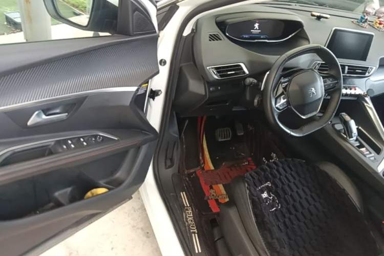 Used Peugeot 4008 2017 350THP Elite Edition Driver Seat