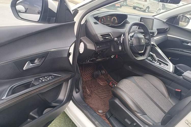 Used Peugeot 4008 2017 350THP Elite Edition Driver Seat