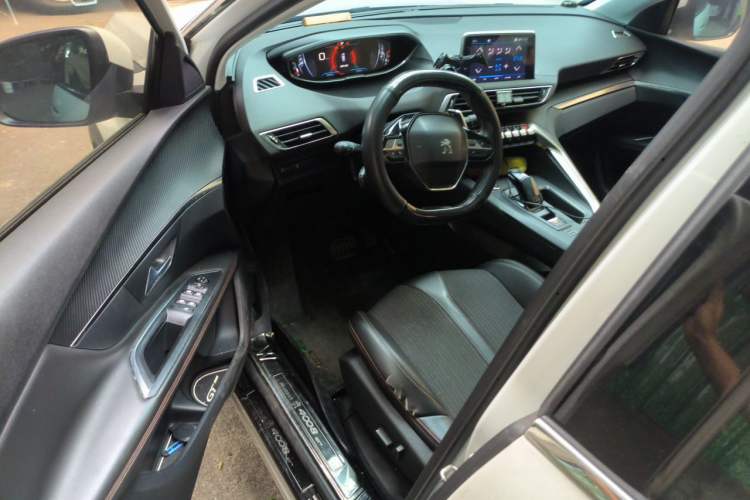 Used Peugeot 4008 2017 350THP Elite Edition Driver Seat