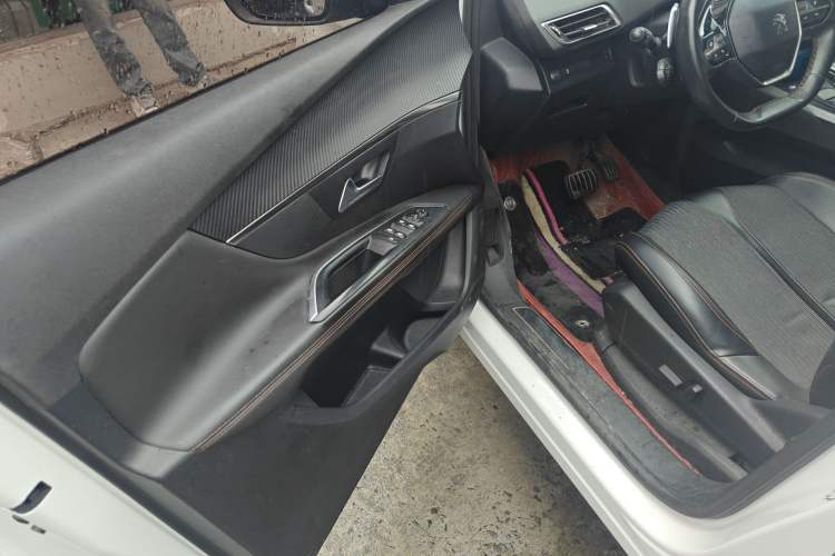 Used Peugeot 4008 2017 350THP Elite Edition Driver Seat