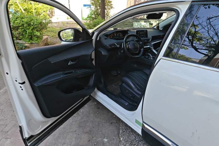 Used Peugeot 4008 2017 350THP Luxury Edition Driver Seat