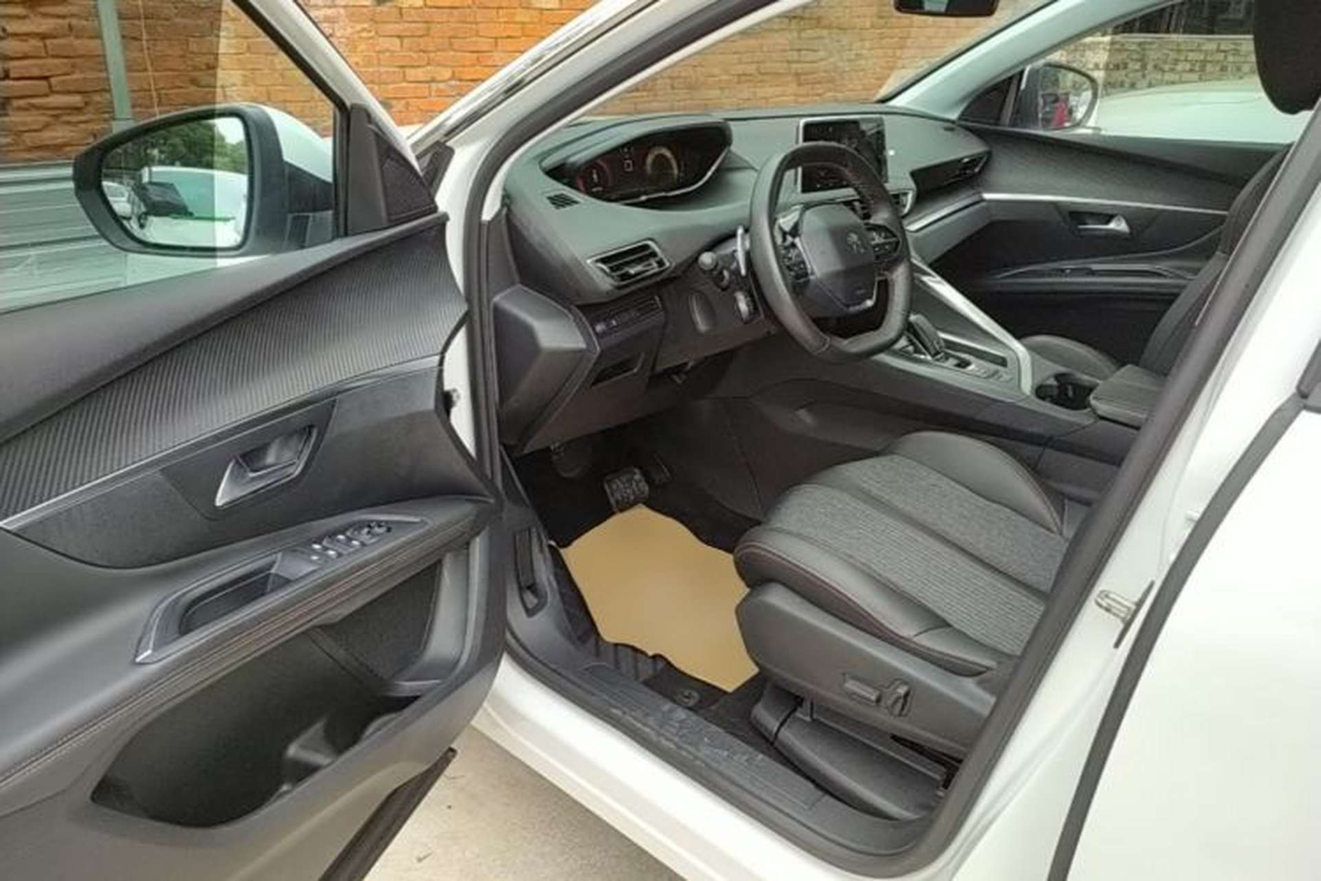 Used Peugeot 4008 2017 350THP Elite Edition Driver Seat