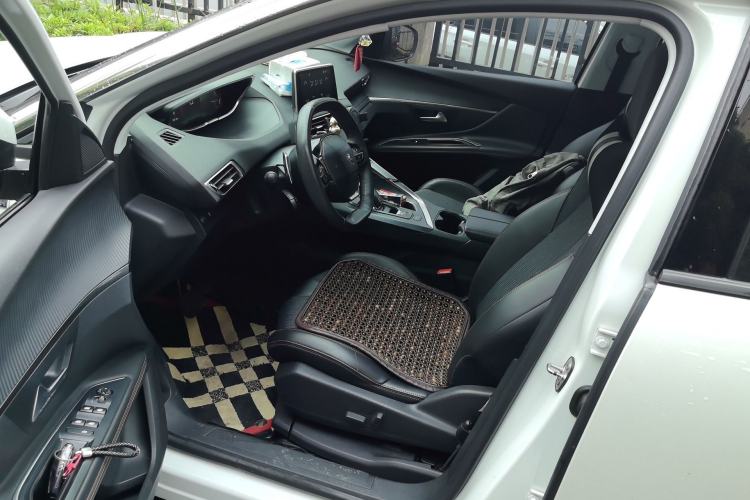 Used Peugeot 4008 2017 380THP Elite Edition Driver Seat