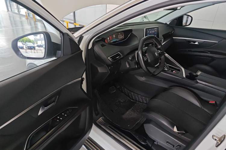 Used Peugeot 4008 2017 350THP Elite Edition Driver Seat