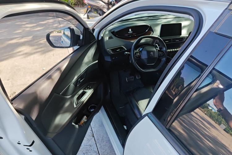 Used Peugeot 4008 2017 350THP Elite Edition Driver Seat