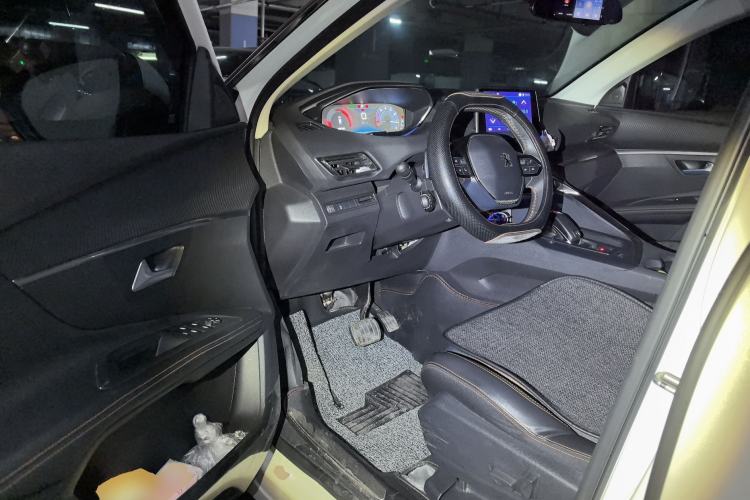 Used Peugeot 4008 2017 350THP Elite Edition Driver Seat