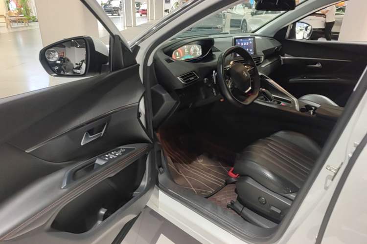 Used Peugeot 4008 2017 350THP Elite Edition Driver Seat