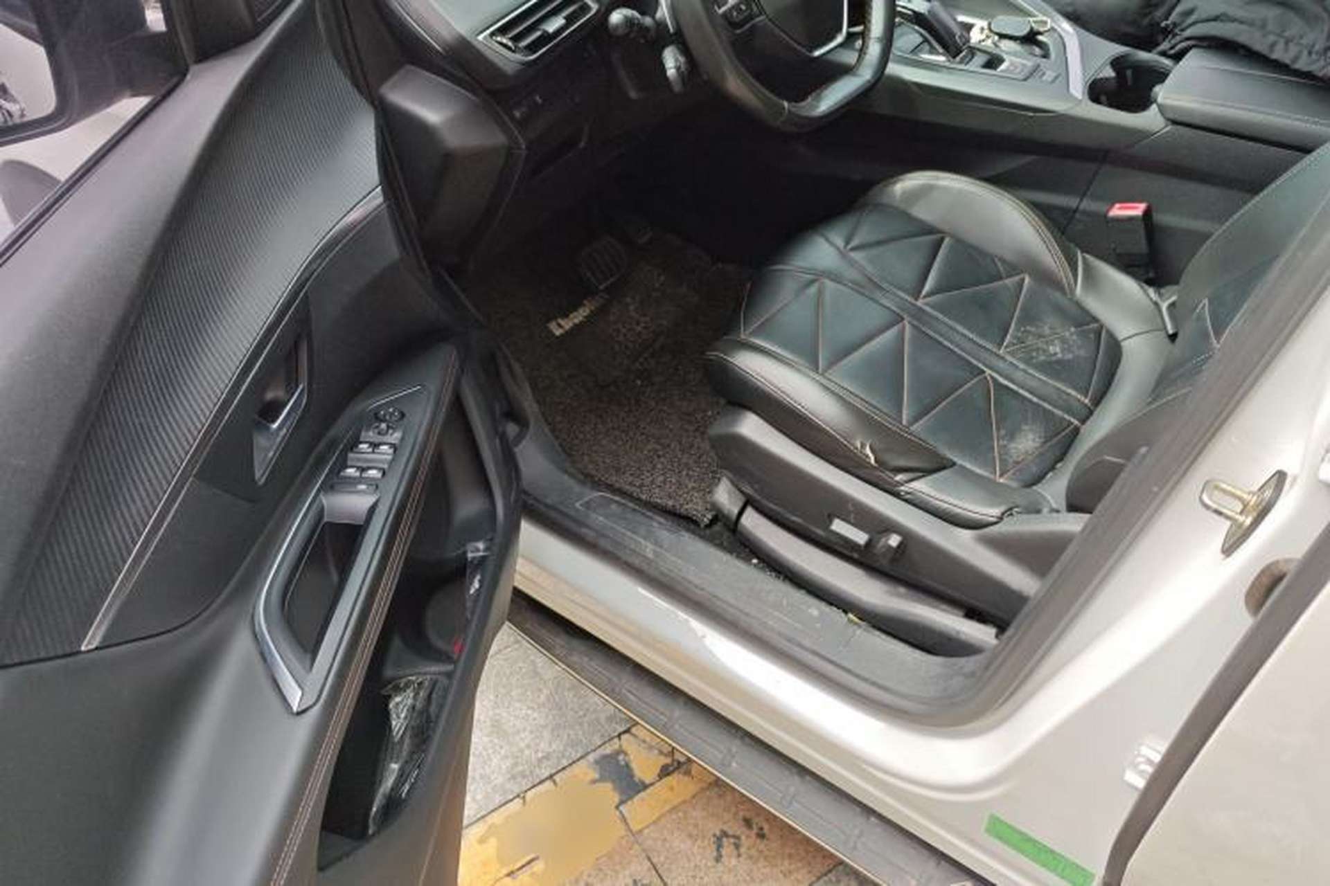 Used Peugeot 4008 2017 350THP Elite Edition Driver Seat