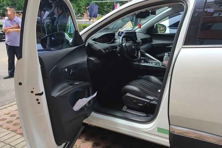 Used Peugeot 4008 2017 350THP Elite Edition Driver Seat