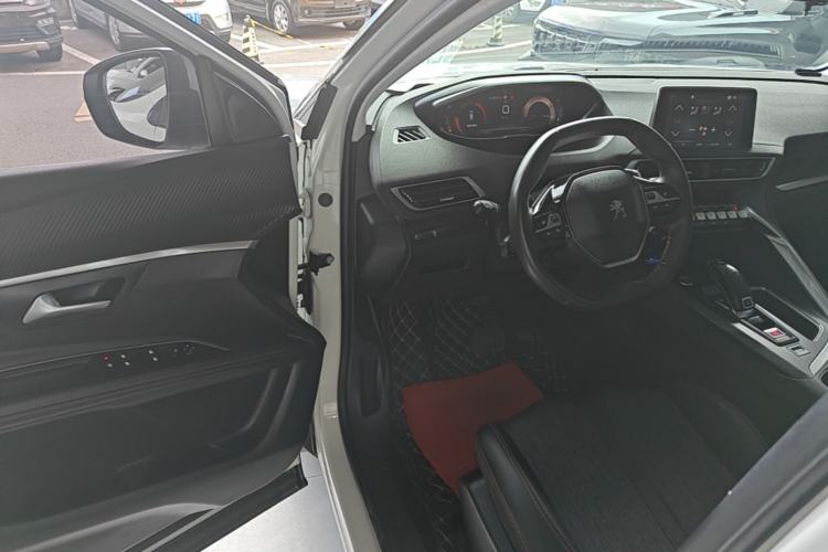 Used Peugeot 4008 2017 350THP Elite Edition Driver Seat