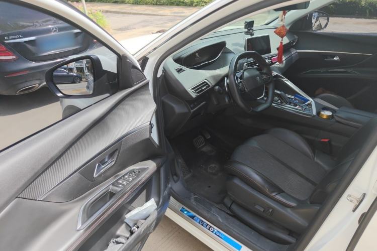 Used Peugeot 4008 2017 350THP Elite Edition Driver Seat