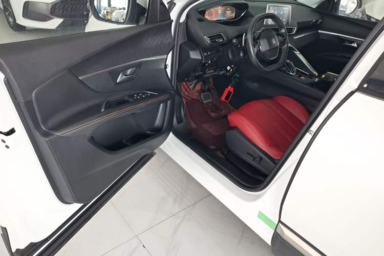 Used Peugeot 4008 2017 350THP Elite Edition Driver Seat