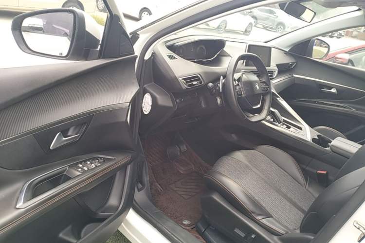 Used Peugeot 4008 2017 350THP Elite Edition Driver Seat