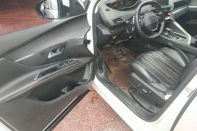 Used Peugeot 4008 2017 350THP Elite Edition Driver Seat