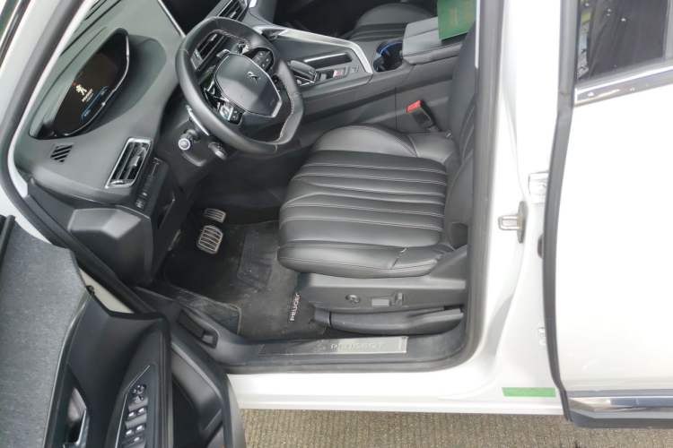 Used Peugeot 4008 2017 350THP Luxury Edition Driver Seat