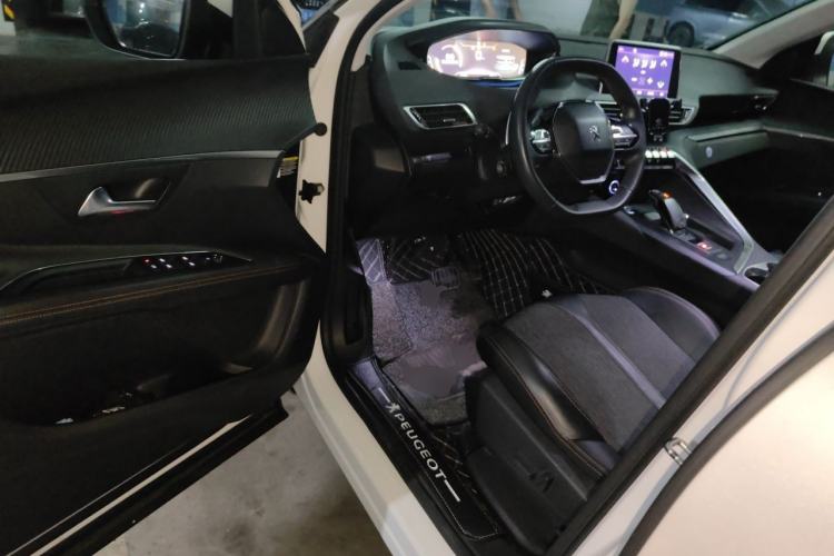 Used Peugeot 4008 2017 350THP Elite Edition Driver Seat