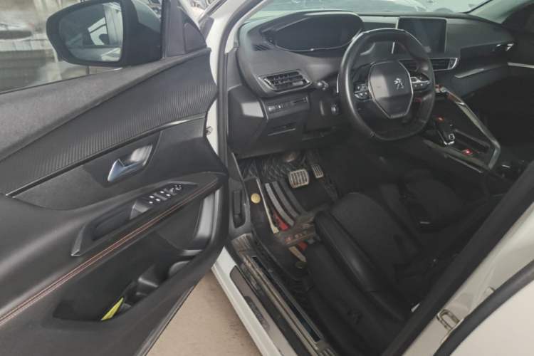 Used Peugeot 4008 2017 350THP Elite Edition Driver Seat