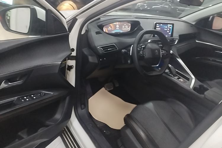 Used Peugeot 4008 2017 350THP Elite Edition Driver Seat
