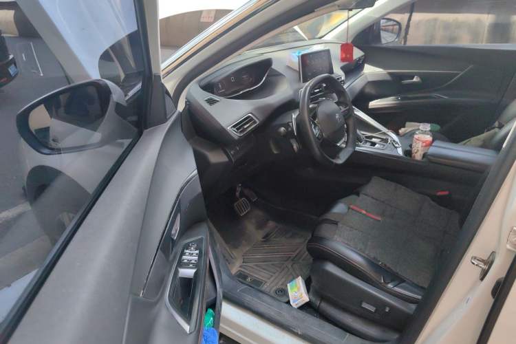 Used Peugeot 4008 2017 350THP Elite Edition Driver Seat