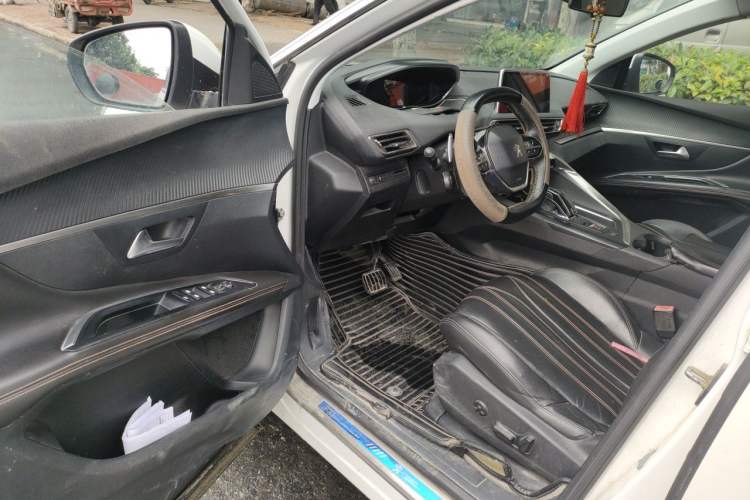 Used Peugeot 4008 2017 350THP Elite Edition Driver Seat