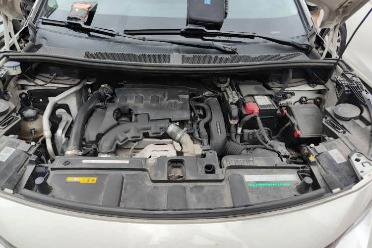 Used Peugeot 4008 2017 350THP Elite Edition Engine Bay