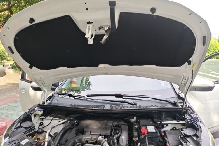 Used Peugeot 4008 2017 350THP Elite Edition Engine Bay