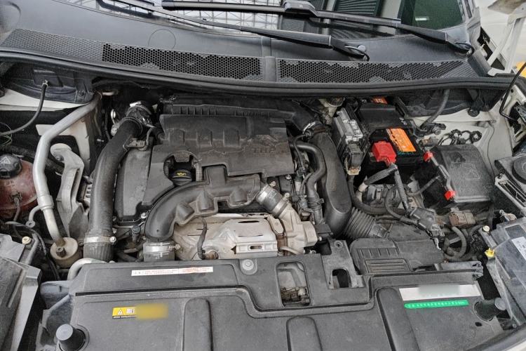 Used Peugeot 4008 2017 350THP Elite Edition Engine Bay