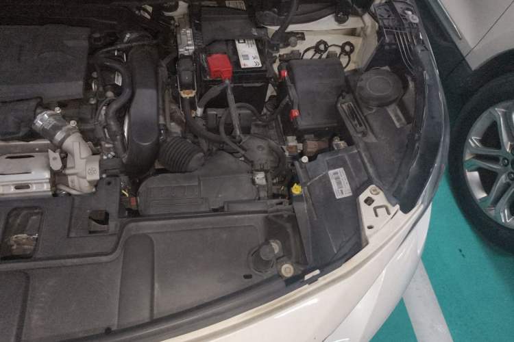 Used Peugeot 4008 2017 350THP Elite Edition Engine Bay Left