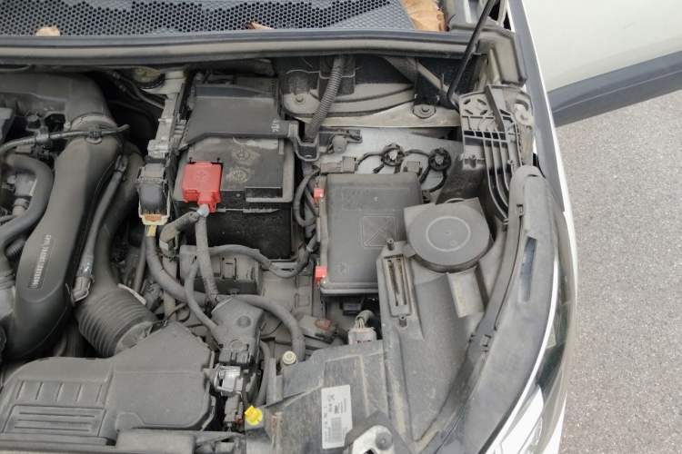 Used Peugeot 4008 2017 350THP Comfort Edition Engine Bay Left