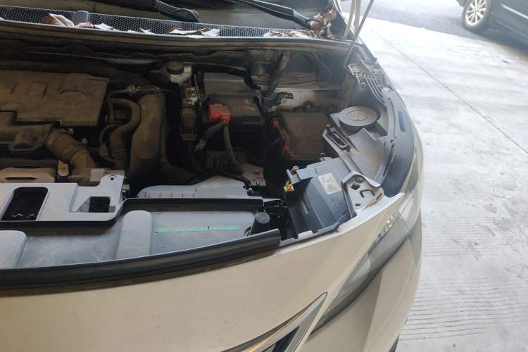 Used Peugeot 4008 2017 350THP Elite Edition Engine Bay Left