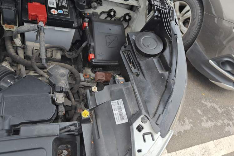 Used Peugeot 4008 2017 350THP Elite Edition Engine Bay Left