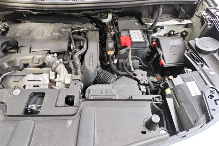 Used Peugeot 4008 2017 350THP Elite Edition Engine Bay Left