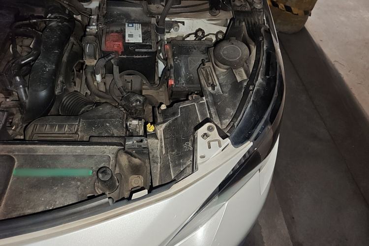 Used Peugeot 4008 2017 350THP Elite Edition Engine Bay Left