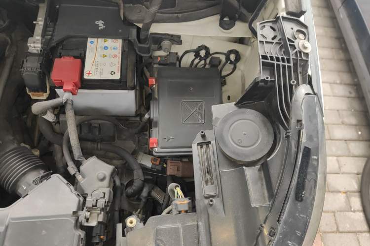 Used Peugeot 4008 2017 350THP Elite Edition Engine Bay Left