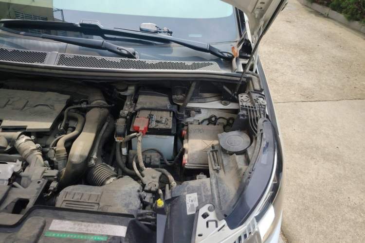 Used Peugeot 4008 2017 350THP Elite Edition Engine Bay Left