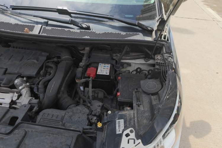 Used Peugeot 4008 2017 350THP Elite Edition Engine Bay Left