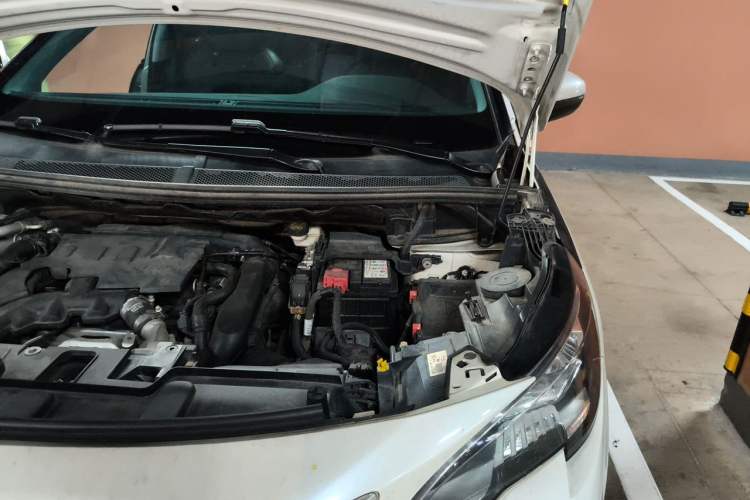 Used Peugeot 4008 2017 350THP Elite Edition Engine Bay Left