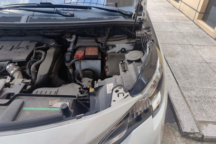 Used Peugeot 4008 2017 350THP Elite Edition Engine Bay Left