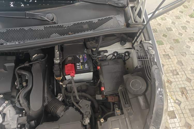Used Peugeot 4008 2017 350THP Elite Edition Engine Bay Left
