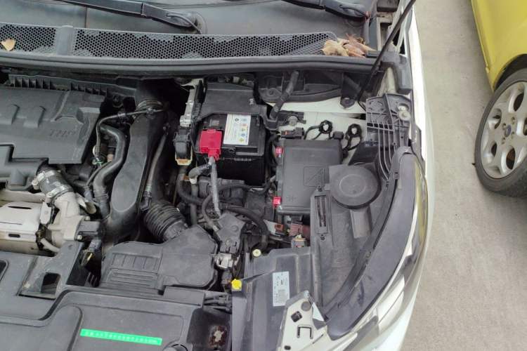 Used Peugeot 4008 2017 350THP Elite Edition Engine Bay Left